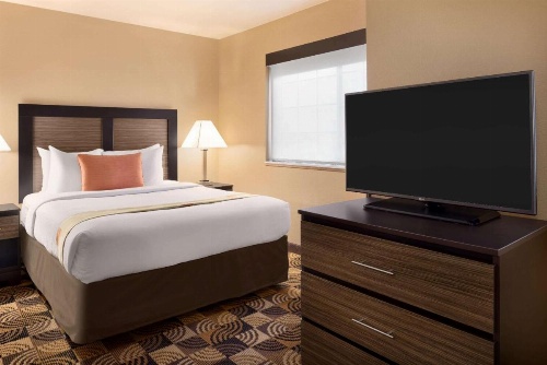 Hawthorn Suites By Wyndham Oak Creek/Milwaukee Airport image 15