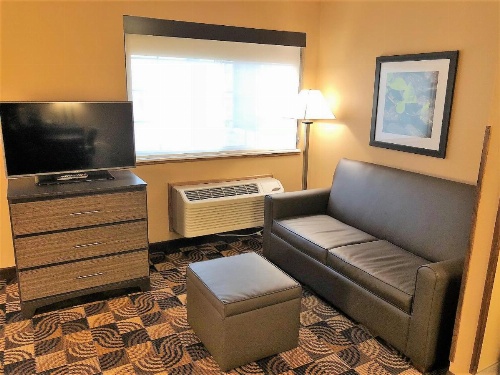 Hawthorn Suites By Wyndham Oak Creek/Milwaukee Airport image 18