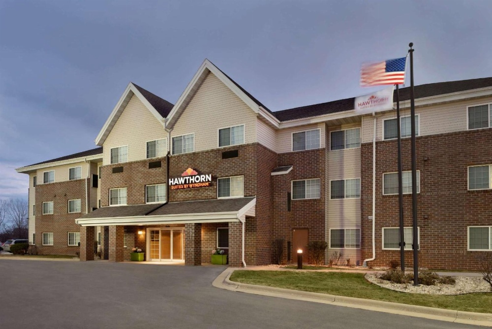 Hawthorn Suites By Wyndham Oak Creek/Milwaukee Airport Main image