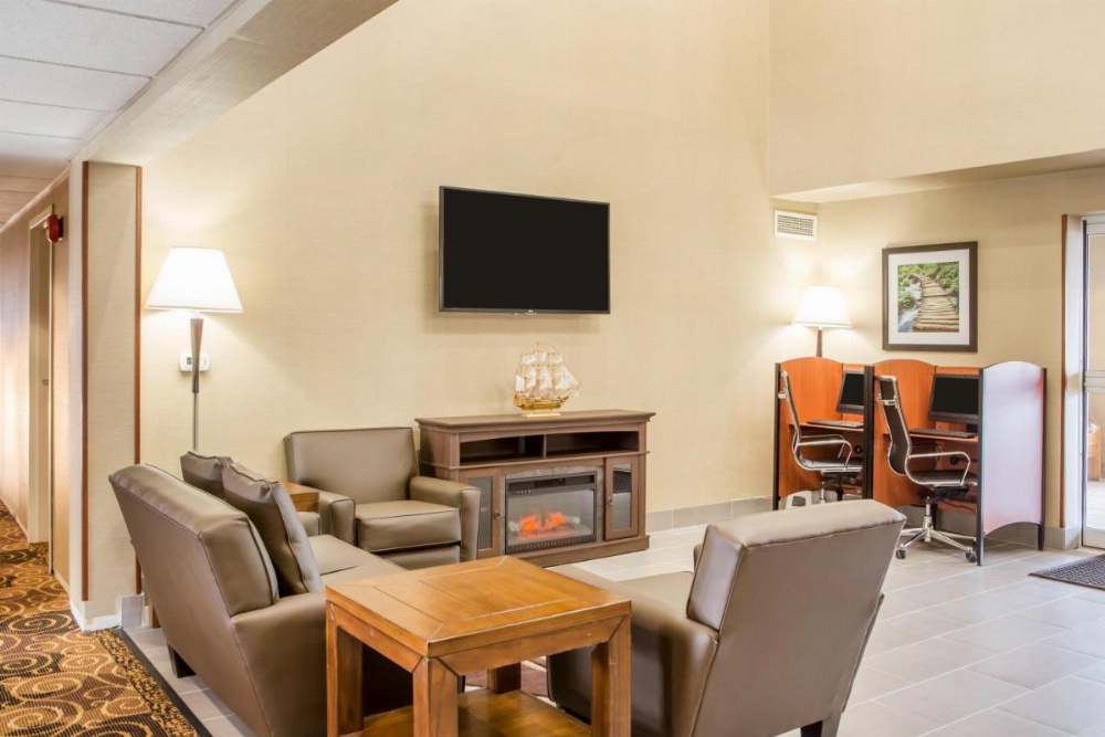 Hawthorn Suites By Wyndham Oak Creek/Milwaukee Airport Image 30