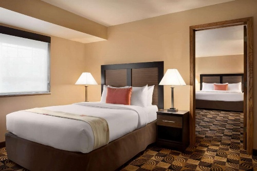 Hawthorn Suites By Wyndham Oak Creek/Milwaukee Airport image 33