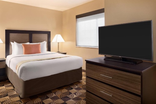 Hawthorn Suites By Wyndham Oak Creek/Milwaukee Airport image 34