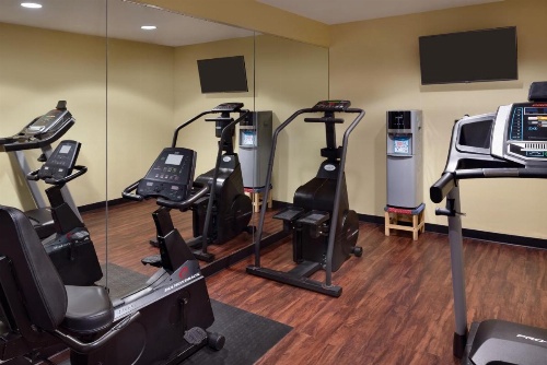 Hawthorn Suites By Wyndham Oak Creek/Milwaukee Airport image 8